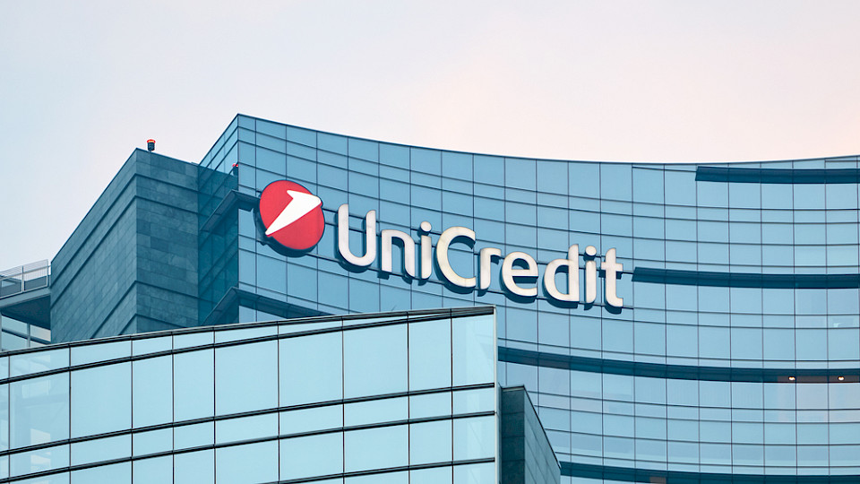 Am Hauptsitz der UniCredit bereitet man sich auf einen längeren Übernahmekampf vor. (Bild andersphoto/Shutterstock)