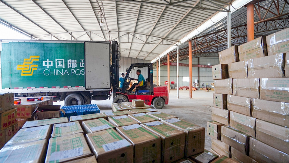 Die Exporte stiegen etwas mehr als erwartet. (Bild chinahbzyg/Shutterstock)