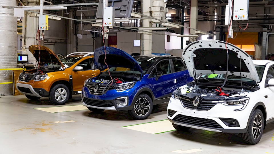 Der Autobauer senkt die Prognosen. (Bild UladzimirZuyeu/Shutterstock)