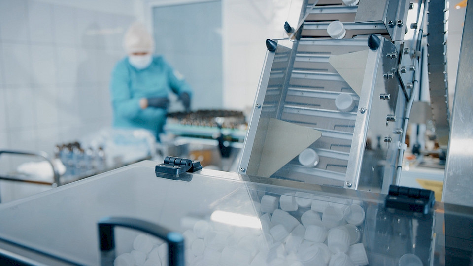 Die Ausfuhren der chemisch-pharmazeutische Industrie in die USA sanken im zweiten Quartal fast 10 Prozent. (Bild mkfilm/Shutterstock)