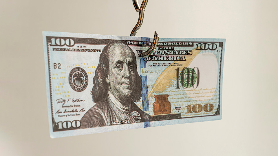 Mit Blick darauf, dass die Fed den Leitzins unverändert lässt, hat sich der Dollar wieder über 80 Rappen geangelt. (Bild: Shutterstock.com/Melnikov Dmitriy)