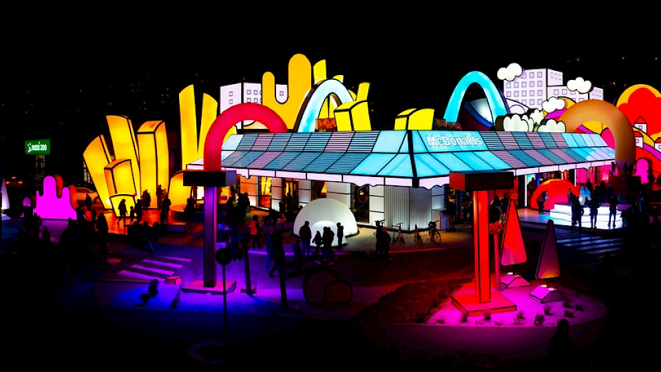 Preiswerte Menü-Bundles und Werbeaktionen lockten auch bei der Nummer 1 mehr preisbewusste Gäste an. (Bild Photomaster/Shutterstock)