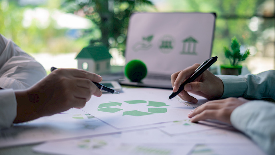 Seit Jahresbeginn hat der auf nachhaltige  kommerzielle Liegenschaften fokussierte Fonds 4,2 Prozent an Wert gewonnen (Bild: Shutterstock.com/Doidam 10)