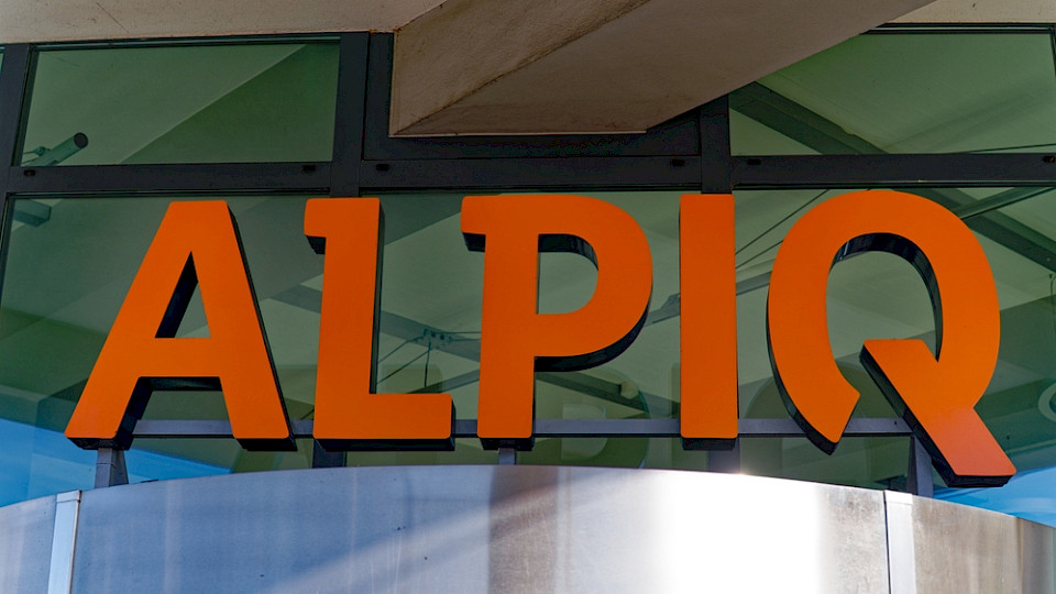 Der Energiekonzern meldet diverse Sondereffekte und einen deutlich tieferen Gewinn. (Bild Michael Derrer Fuchs/Shutterstock)