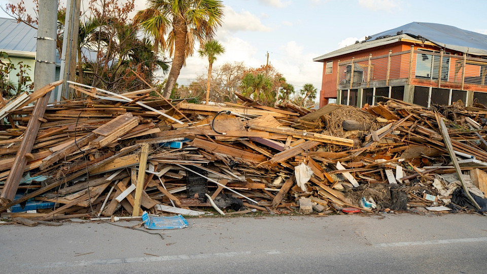 Laut Swiss Re könnten die versicherten Schäden bei Naturkatastrophen auf bis zu 300 Milliarden Dollar steigen. (Bild Bilanol/Shutterstock)