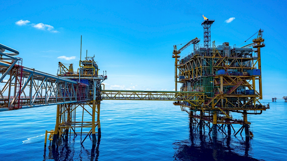 Die Förderung steigt laut IEA schneller als die Nachfrage. (Bild Dong Nhat Huy/Shutterstock)