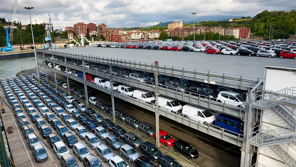 Dieses Jahr wurden bisher gut 7 Millionen Autos neu in der EU zugelassen. (Bild Juan Manuel Aparicio Diez/Shutterstock)