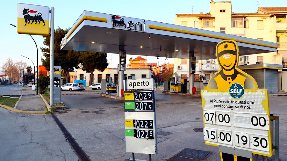 Eni muss 336 Millionen Euro Strafe zahlen, gebüsst werden fünf weitere Konzerne. (Bild Walter Cicchetti/Shutterstock)