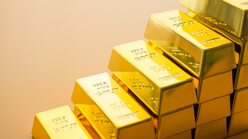 Mit dem Anstieg baute der Goldpreis sein Jahresplus auf mehr als 47 Prozent aus. (Bild Pla2na/Shutterstock)