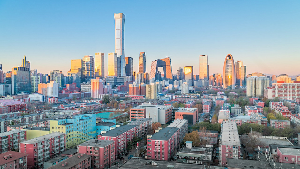 Die Preise für neue Wohnungen sind in 63 von 70 Städten in China gefallen. (Bild THINK A/Shutterstock)