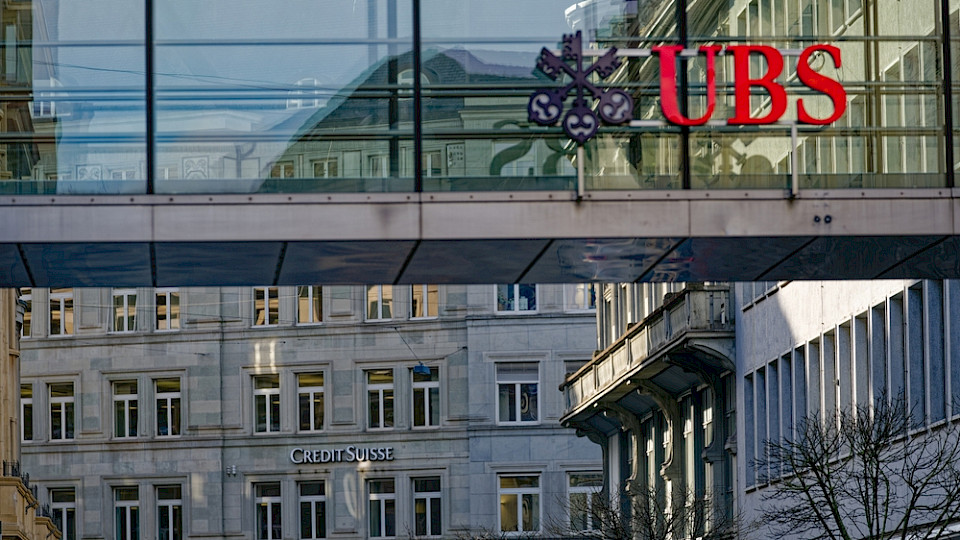 Bei UBS und CS waren im Oktober 2023 über 300 Stelleninserate zu finden, aktuell sind es noch rund 90. (Bild Shutterstock)