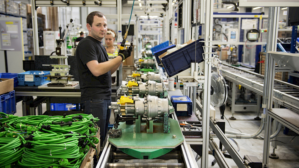 In der Schweizer Industrie gingen im dritten Quartal 7600 Arbeitsplätze verloren. (Bild Shutterstock)