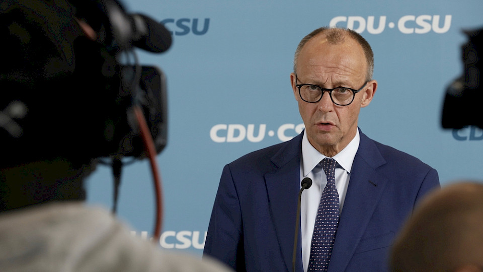 Laut Thomas Gitzel investiert die Regierung Merz zu wenig Mittel in zusätzliche Investitionen, sondern für andere Ausgaben. (Bild Shutterstock)