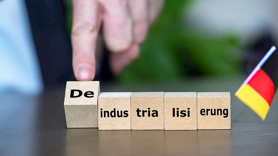 Fast 20 Prozent der befragten Firmen hat  keine Produktion mehr in Deutschland. Vor zwei Jahren waren es nur 11 Prozent.  (Bild Shutterstock)