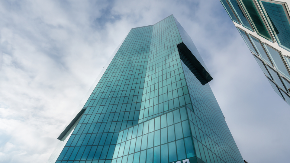 Per Ende 2025 stieg der Wert des SPS-Portfolios - wie der Prime Tower in Zürich (Bild: Adobe Stock)