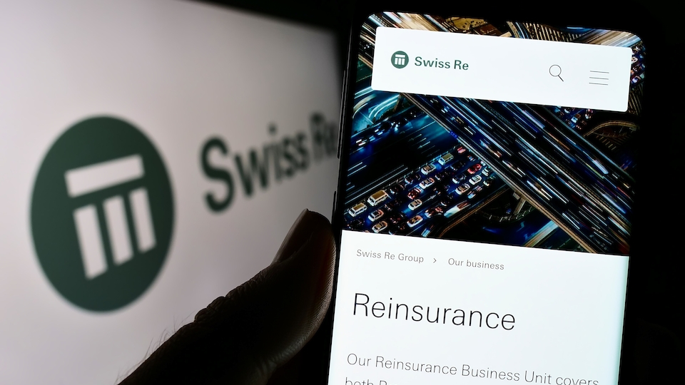 Swiss Re kann 2025 Reingewinn steigern (Bild: Adobe Stock)