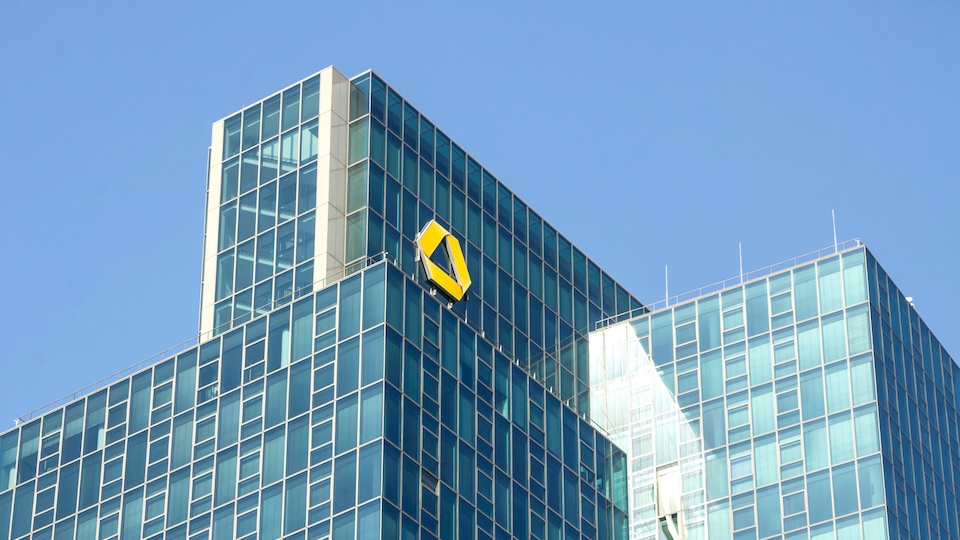 Unicredit bietet offizielles Übernahmeangebot für die Commerzbank (Bild: Adobe Stock)