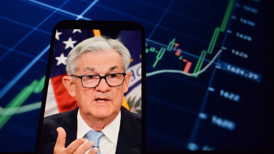 Wie lange Jerome Powell noch Fed-Chef bleibt, ist die eine Frage. Wie er es mit Zinserhöhungen hält, die andere (Bild: Shutterstock)