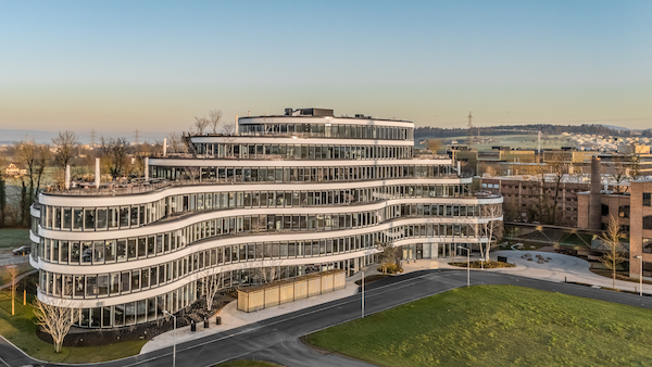 Partners Group geht Vertriebspartnerschaft mit Bank of East Asia ein