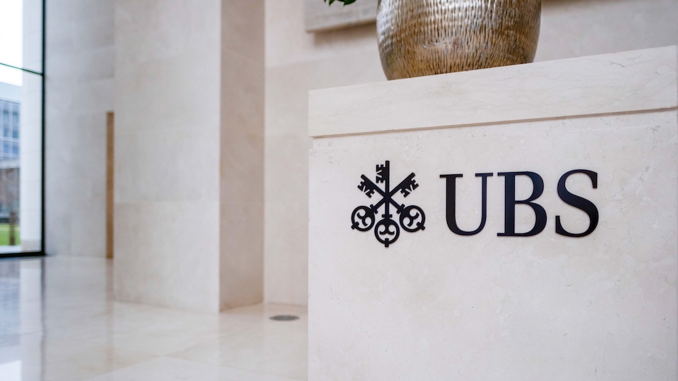 UBS soll Führung des EMEA Wealth Management von Zürich in den Nahen Osten verlegen (Bild: Shutterstock)