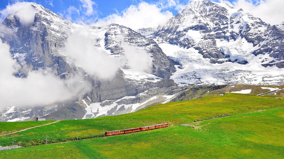Die imposante Kulisse im Berner Oberland gilt als eine der weltweit attraktivsten Destinationen (Bild: Adobe Stock)