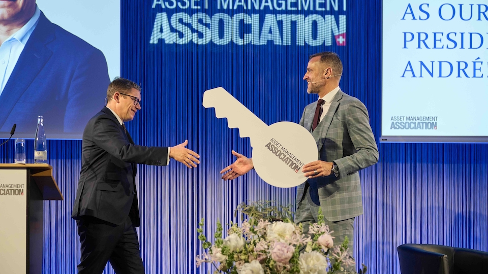 Iwan Deplazes übergibt AMAS-Präsidium an André Müller-Wegner (Bild: AMAS)