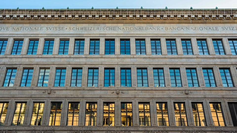 SNB attestiert dem Schweizer Banksektor eine grundsätzlich hohe Verlusttrag- wie auch Kreditvergabefähigkeit (Bild: Adobe Stock)