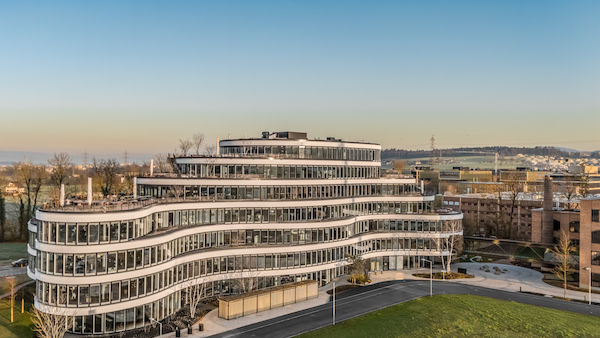 Partners Group: Rekordneugeld beruhigt – aber der Evergreen-Stresstest ist noch nicht vorbei