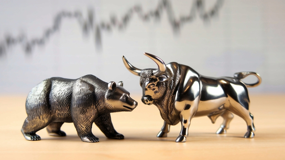 Die Optimisten und die Pessimisten halten sich die Wage, doch die Short-Positionen sind in den USA sprunghaft angestiegen (Bild: Adobe Stock)