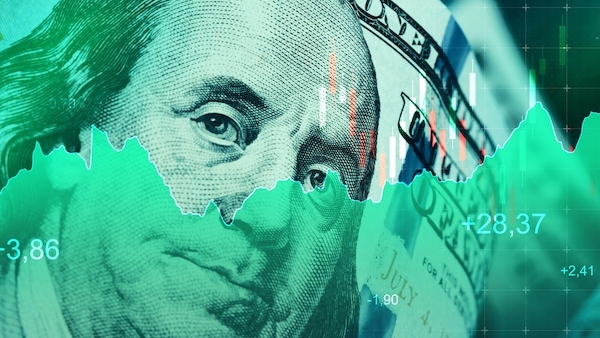 Fed erhöht den Leitzins, der Dollar steigt an: Doch was sind die längerfristigen Auswirkungen für institutionelle Anleger?