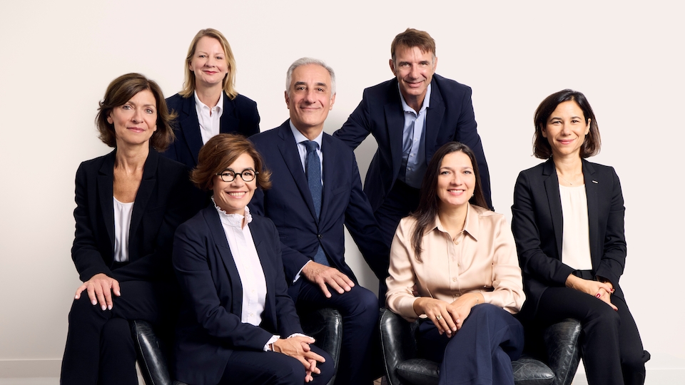 Die neue Geschäftsleitung von Mirova unter der Leitung von CEO Léa Dunand-Chatellet (Bild: Mirova)