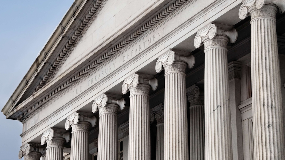 Der Ausverkauf der US-Staatsanleihen verstärkt den Druck auf das Fed und das US-Finanzministerium (Bild: Adobe Stock)
