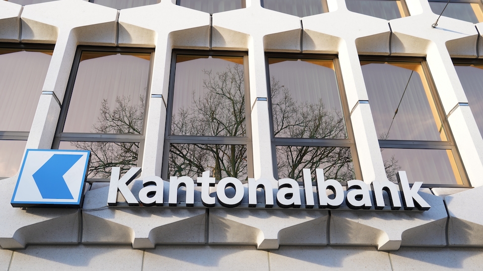 Die Luzerner Kantonalbank (LUKB) meldet positive Resultate und verbreitet Optimismus fürs gesamte Jahr (Bild: Shutterstock)